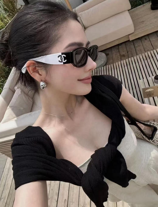916-1 一搏同款 原厂能过验 熊猫配色 矩形窄框 猫眼墨镜 时尚太阳镜 真不压脸 贼舒适 商品图1