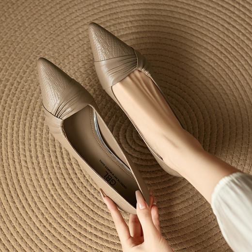 【预售5天】法式尖头小众设计感气质单鞋，中跟细跟时尚浅口低帮鞋HP&A2637 商品图3