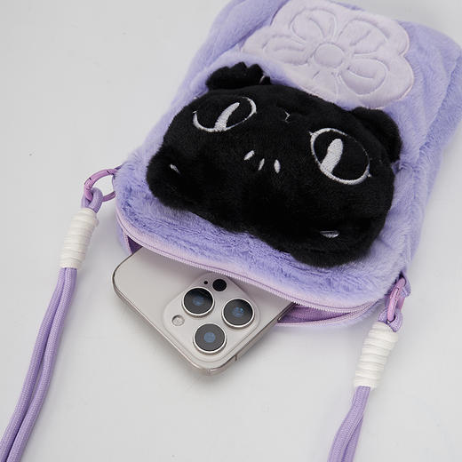 大英博物馆 巴斯特系列 毛绒随身背手机包 斜挎包 紫色 黑色 商品图3