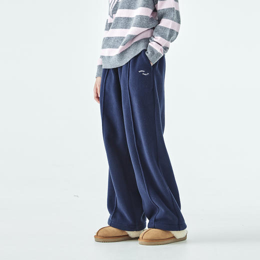 棵初2025年秋冬新款亲子中大女童宽松摇粒绒卫裤抗静电休闲直筒裤 商品图3