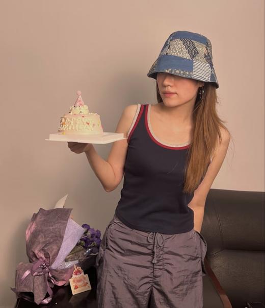 老米优品🎈3-5天！复古运动gril风《撞色拼接U领无袖弹力背心》自带一体胸垫！BX250916B 商品图1