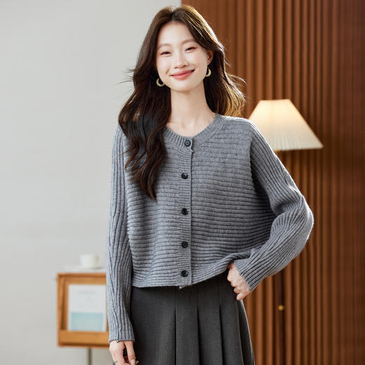 好看蝙蝠袖针织开衫，慵懒风宽松短款毛衣外套CC-QL-8346 商品图0