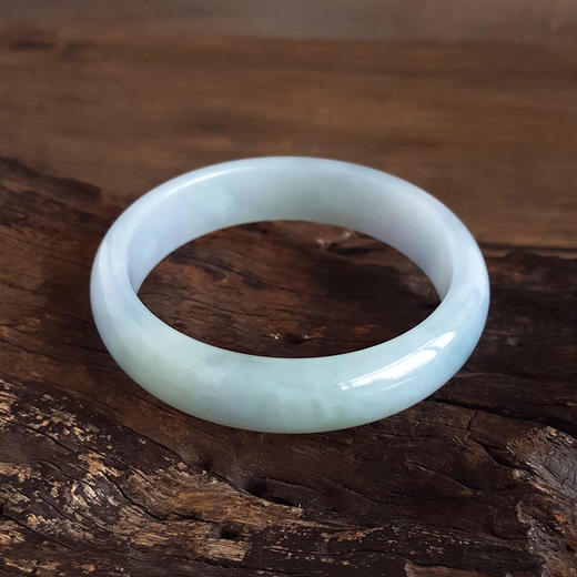 【天然正品】天然精品正桩细腻无纹裂紫罗兰糯种58.5号翡翠手镯120925NJS48 现售价：7880 商品图3