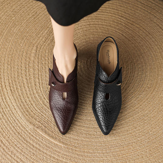 【预售5天】秋季镂空魔术贴透气时尚新款尖头粗跟高跟柔软深口单鞋LD&7492 商品图2