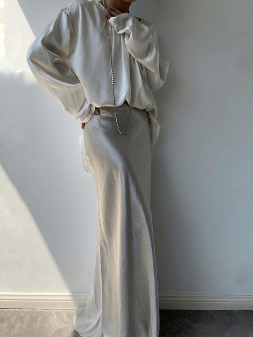 TU｜C05AW24-SK05-GY23 银灰醋酸斜纹超长款鱼尾裙【长版 / 短版】 商品图5