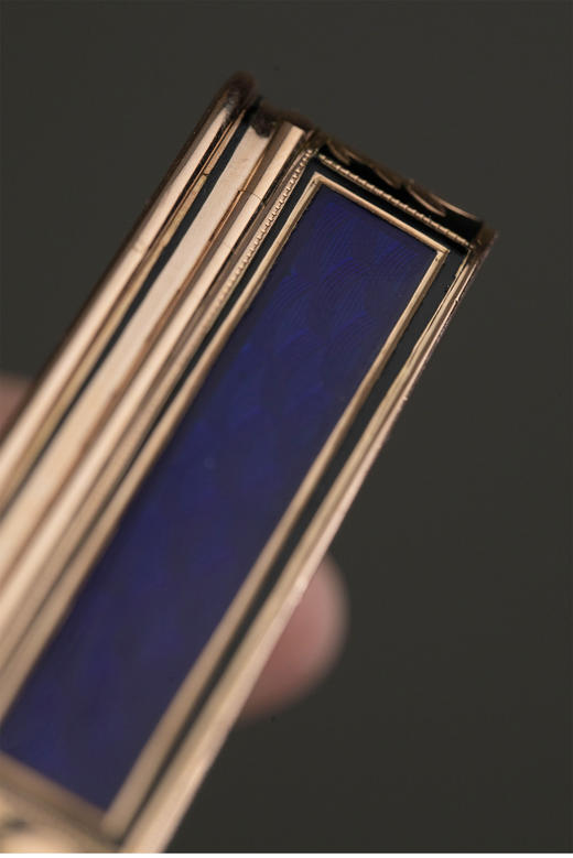 独角鹿西洋古董19世纪德国出品拉斐尔式《西斯廷圣母》主题珐琅彩绘细密画装饰藤蔓纹18K黄金精雕鼻烟盒 商品图5