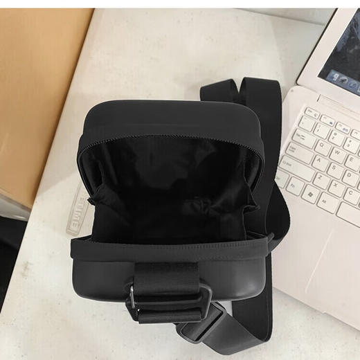 凯亚仕极丽好物系列斜跨通勤包KYS-B8921 黑色 商品图2