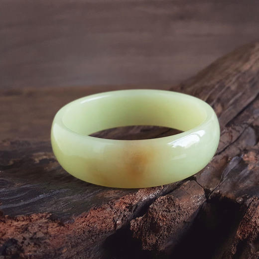 【天然正品】天然新疆正桩细腻油润度佳61号黄口料和田玉手镯120925NJS49 现售价：2680 商品图4