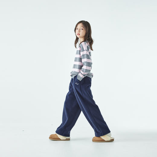 棵初2025年秋冬新款亲子中大女童宽松摇粒绒卫裤抗静电休闲直筒裤 商品图4