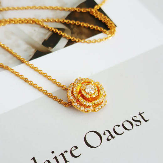 【天然正品】老铺爆款足金玫瑰花2号钻饰0.156克拉可转动锁骨链130925NJS06 现售价：14800 商品图0