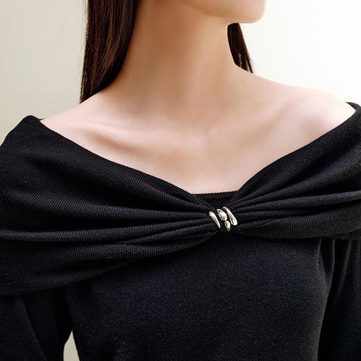 NEELLY纳俪商场同款秋季新款亲肤优雅一字肩针织衫女显瘦舒适上衣N25083A01114 商品图2