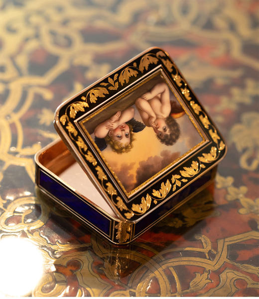 独角鹿西洋古董19世纪德国出品拉斐尔式《西斯廷圣母》主题珐琅彩绘细密画装饰藤蔓纹18K黄金精雕鼻烟盒 商品图1