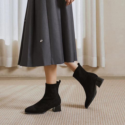 千百度粗中跟弹力袜靴女瘦瘦靴时尚钻饰短靴子时装靴A25551815 商品图4