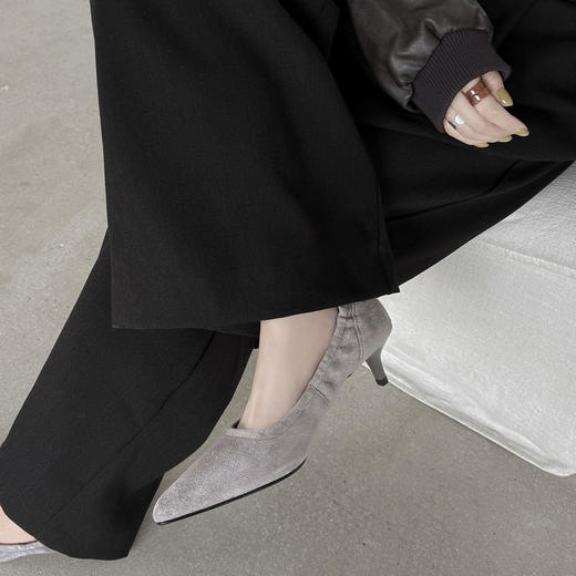 【预售5天】羊翻皮通勤气质工作鞋女秋季新款尖头性感细跟浅口高跟单鞋DQ&DQ95033W 商品图3