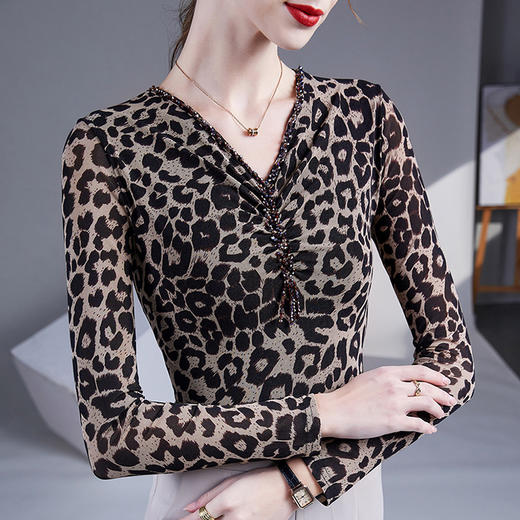 百媚生 手工钉珠V领内搭网纱打底衫MC43892 商品图3