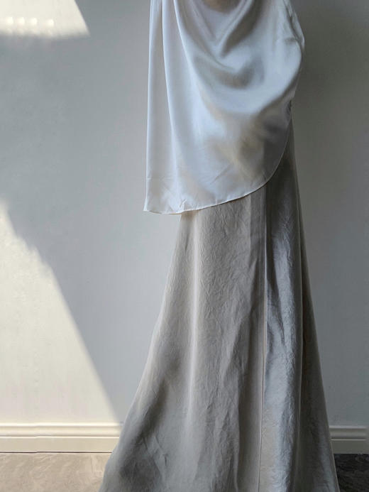 TU｜C05AW24-SK05-GY23 银灰醋酸斜纹超长款鱼尾裙【长版 / 短版】 商品图9