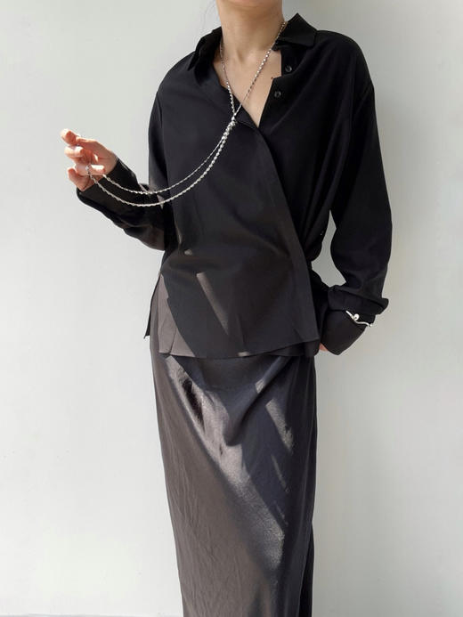 TU｜C05AW24-SK05-BK00 黑色醋酸斜纹超长款鱼尾裙【长版 / 短版】 商品图3