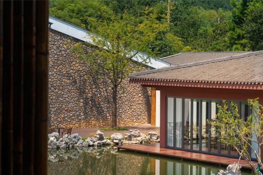 ★新品上线★ ￥888起/2间夜，竹海茶田环绕【茗静园·安吉禧乐山居度假酒店】尊享山景房+早餐，享户外无边泳池、茶海温泉、颂钵森林疗愈体验！另有庭院房/亲子滑梯房等可选，有效期至2025年12月30日 商品图4