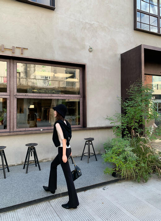 Read Nameless/适合小个子的黑色喇叭神裤 2025/9/18 商品图4