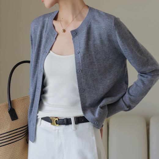 热卖！经典百搭！伊泺杉 针织羊毛开衫 时尚气质 保暖百搭 8色可选 商品图1