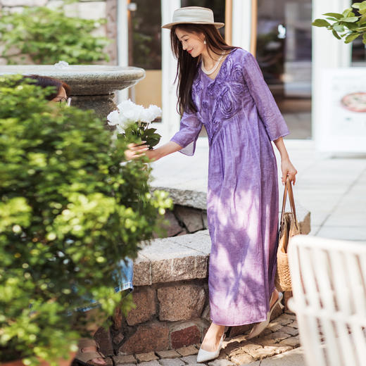 【林栖设计小店】【林栖推荐】天然婴儿棉柔软苜蓿紫秋季新款炒色工艺芭蕾式立体花连衣裙女N1953347 商品图2