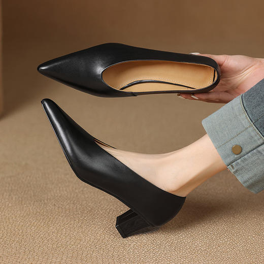 【预售5天】法式复古显瘦单鞋女春秋新款尖头气质高跟时尚瓢鞋AK&5035 商品图3