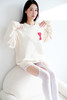 自带温柔滤镜呐，慵懒感绣花卫衣。胸口贴布刺绣圆领外套C091760 商品缩略图0