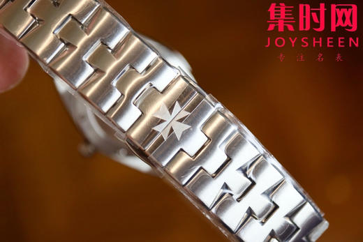 新品—随心所至，启幕无畏之行 VC江诗丹顿新款Overseas CC纵横四海女款系列1225v/1205v 女士石英腕表 商品图8