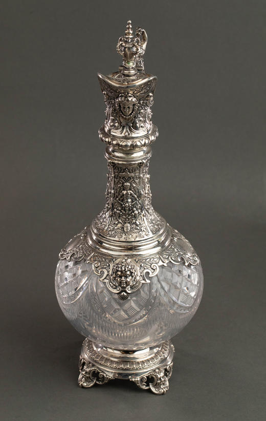 独角鹿西洋古董19世纪德国Posen工坊签名出品洛可可风格古典藤叶及人物主题纯银精雕装饰菱格纹切割玻璃单耳酒壶一对 商品图3