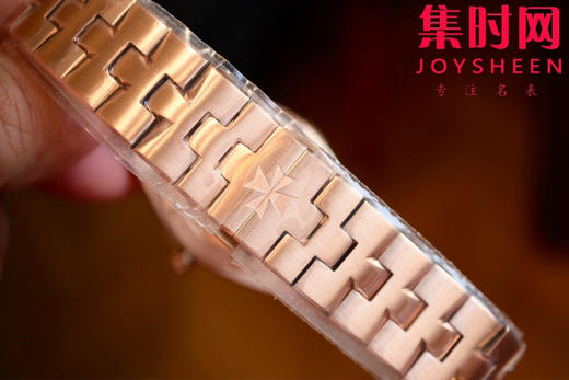 新品—随心所至，启幕无畏之行 VC江诗丹顿新款Overseas CC纵横四海女款系列1225v/1205v 女士石英腕表 商品图7