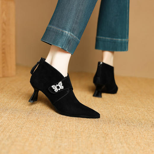 【预售5天】秋冬季必备~时尚水钻蝴蝶高跟鞋，深口气质尖头单鞋踝靴DB&M6589 商品图3