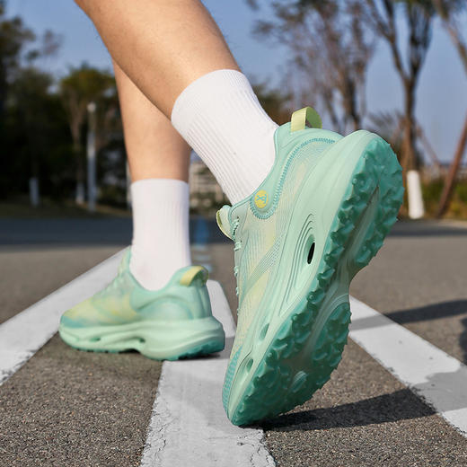 （部分尺码预售4.13发货）简届灵动1.0全掌碳板运动跑鞋（情侣款）， 专业高弹助跑，超高性价比 商品图6