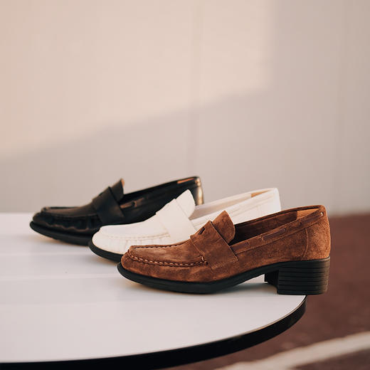 BIUCILI 优雅多色中跟复古百搭基础款粗跟乐福鞋 商品图1