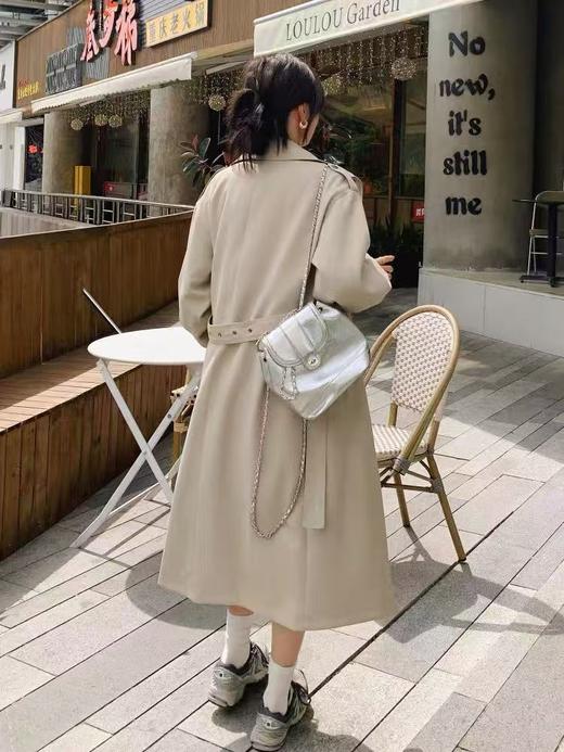 12.12错过没有！清货不退【秋上新】软料挺括有骨感风衣！！22167金属卡扣系带风衣长款-喜出 商品图9