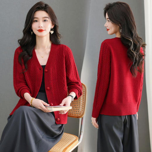 春秋季外套女士2025新款V领小个子宽松显瘦提花针织开衫短款上衣 商品图3