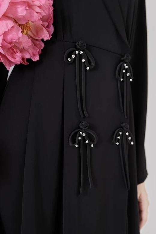 三COLOUR 国风收腰蝴蝶盘扣西装裙 17106 商品图1