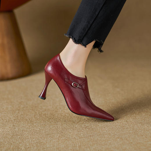 【预售5天】欧美单鞋深口女尖头小皮鞋新款百搭时尚春秋季细跟高跟鞋女鞋QS&721 商品图3