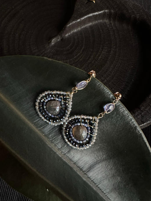 SpoiledBrat Jewelry戏剧系列 |14K注金斜长石坦桑石尖晶石耳环 商品图4