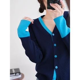 【克莱因蓝撞色针织外套】克莱因蓝撞色领口➕袖子 撞色V领➕利落剪裁，经典版型藏肉又不失质感