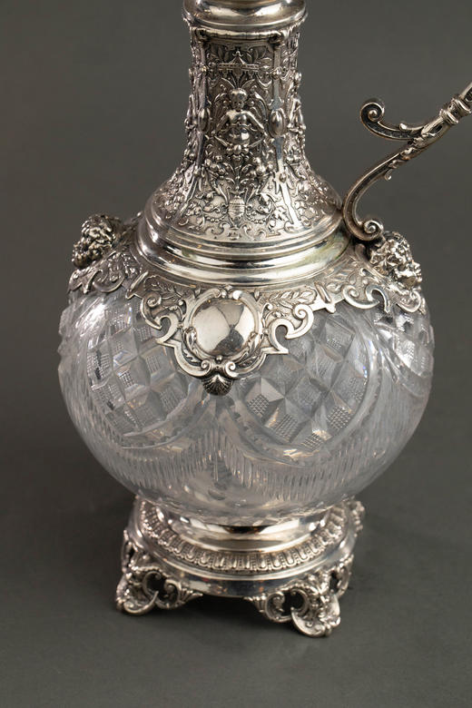 独角鹿西洋古董19世纪德国Posen工坊签名出品洛可可风格古典藤叶及人物主题纯银精雕装饰菱格纹切割玻璃单耳酒壶一对 商品图6