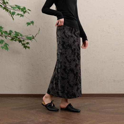 三彩【袅袅婷婷】2025冬季新款雪尼尔印花半身裙松紧腰开叉长裙C 商品图2