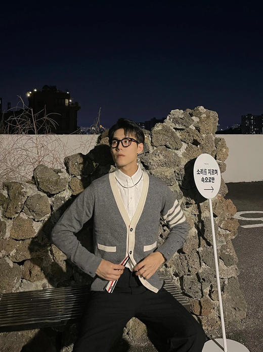 Thom Browne V领小狗开衫（SS） 商品图4