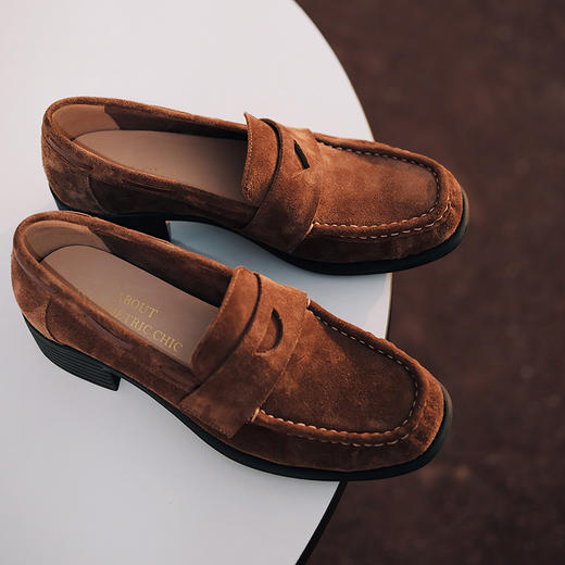 BIUCILI 优雅多色中跟复古百搭基础款粗跟乐福鞋 商品图3