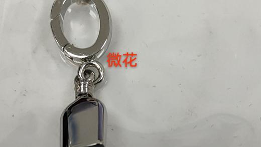 7612635062860 卡尔文克雷恩Calvin Klein CALVIN KLEIN女士Wish系列方形香水瓶造型金属切割抛光电镀LOGO简约百搭坠饰吊坠 商品图2