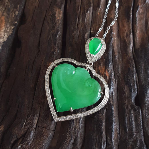 【天然正品】A货翡翠AU750精品白金豪镶钻镶天然细腻糯冰种满绿如意（万事如意）翡翠吊坠项链链长：45CM（长度可调节）女士170925XY01现售价：8880 商品图3