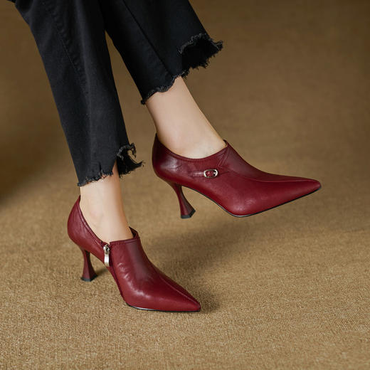 【预售5天】欧美单鞋深口女尖头小皮鞋新款百搭时尚春秋季细跟高跟鞋女鞋QS&721 商品图4
