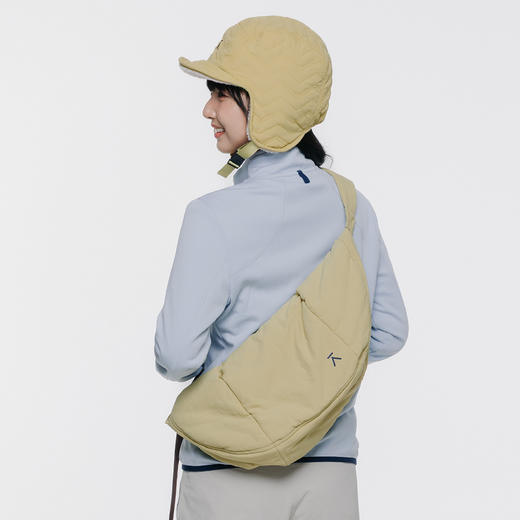 【品牌特惠】ACMEITEM爱棵米 秋冬夹棉挎包大容量饺子包单肩斜挎包GAG3510200G 商品图2