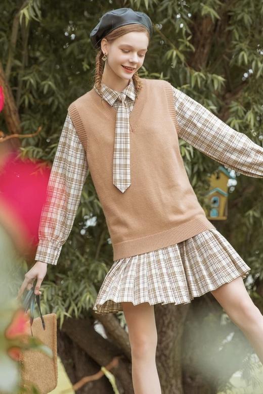 LAGOGO/拉谷谷 背心格纹针织学院风套装 18993 商品图0