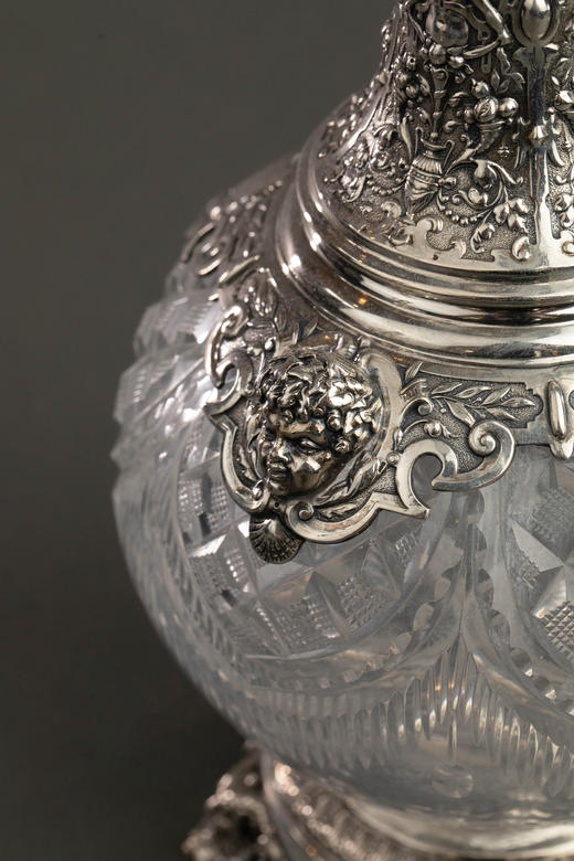 独角鹿西洋古董19世纪德国Posen工坊签名出品洛可可风格古典藤叶及人物主题纯银精雕装饰菱格纹切割玻璃单耳酒壶一对 商品图5