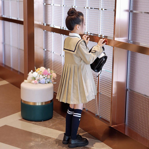 英伦百褶风衣 商品图3